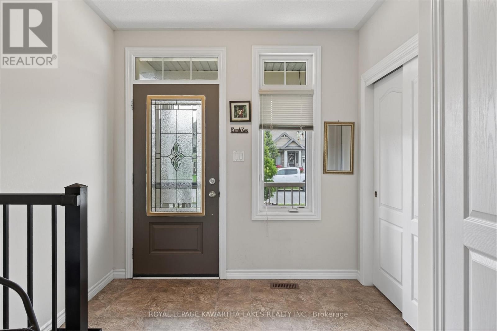 26 Chadwin Drive, Kawartha Lakes, Ontario  K9V 0E9 - Photo 4 - X12501528