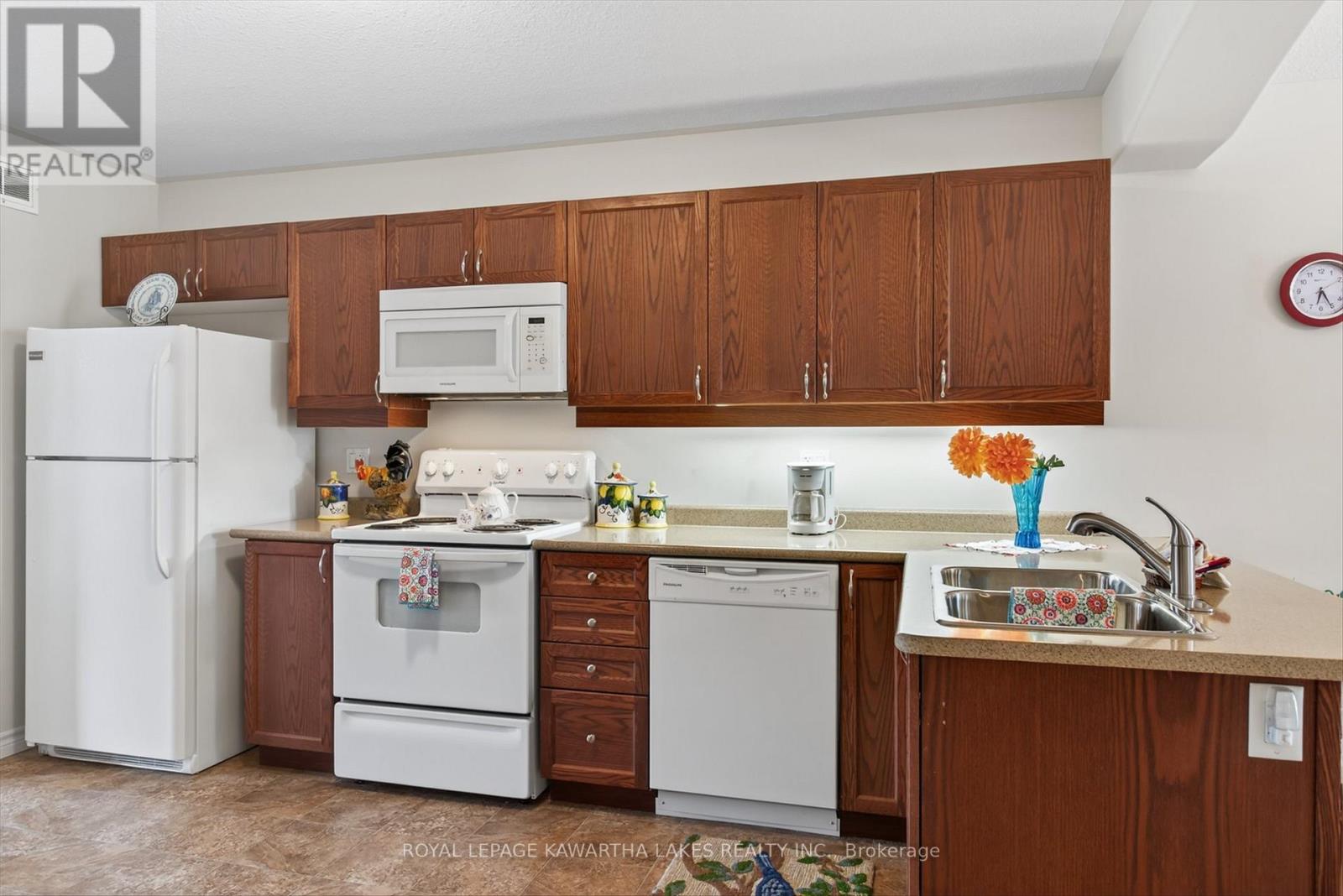 26 Chadwin Drive, Kawartha Lakes, Ontario  K9V 0E9 - Photo 7 - X12501528