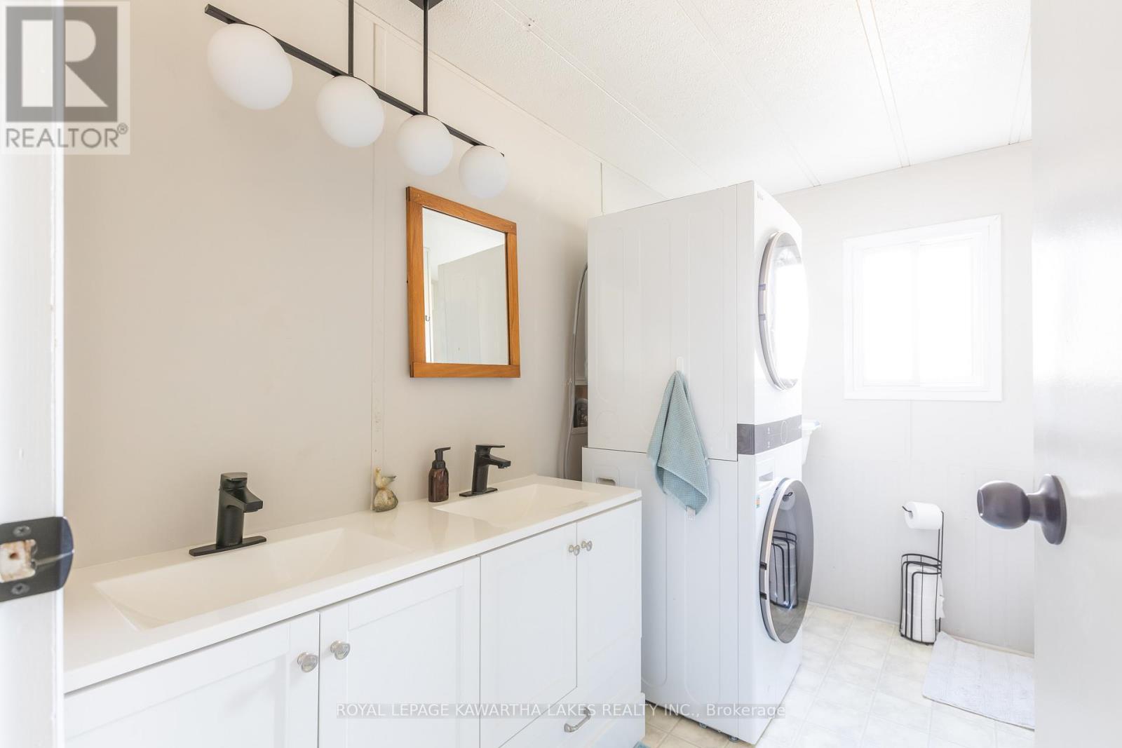 18 Hill Street, Kawartha Lakes, Ontario  K9V 0H5 - Photo 20 - X12510914