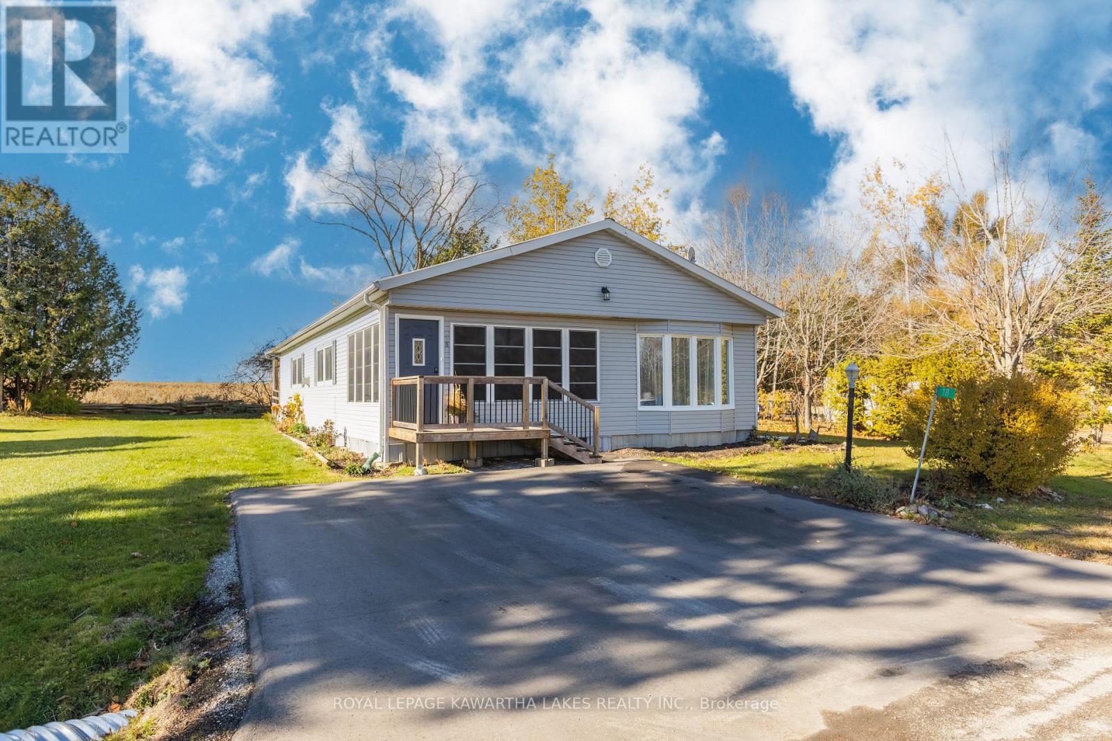 18 Hill Street, Kawartha Lakes, Ontario  K9V 0H5 - Photo 4 - X12510914