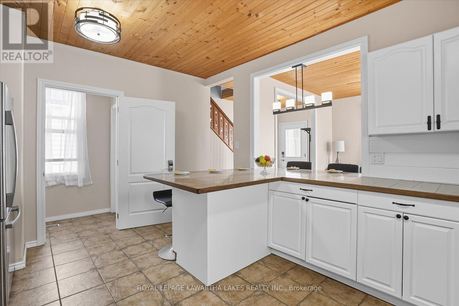 18 Mary Street W, Kawartha Lakes, Ontario  K9V 2N4 - Photo 14 - X12531882