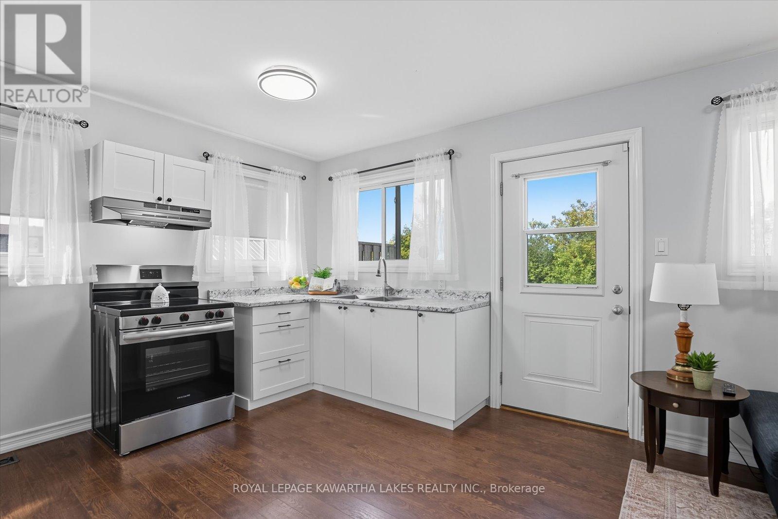 18 Mary Street W, Kawartha Lakes, Ontario  K9V 2N4 - Photo 28 - X12531882