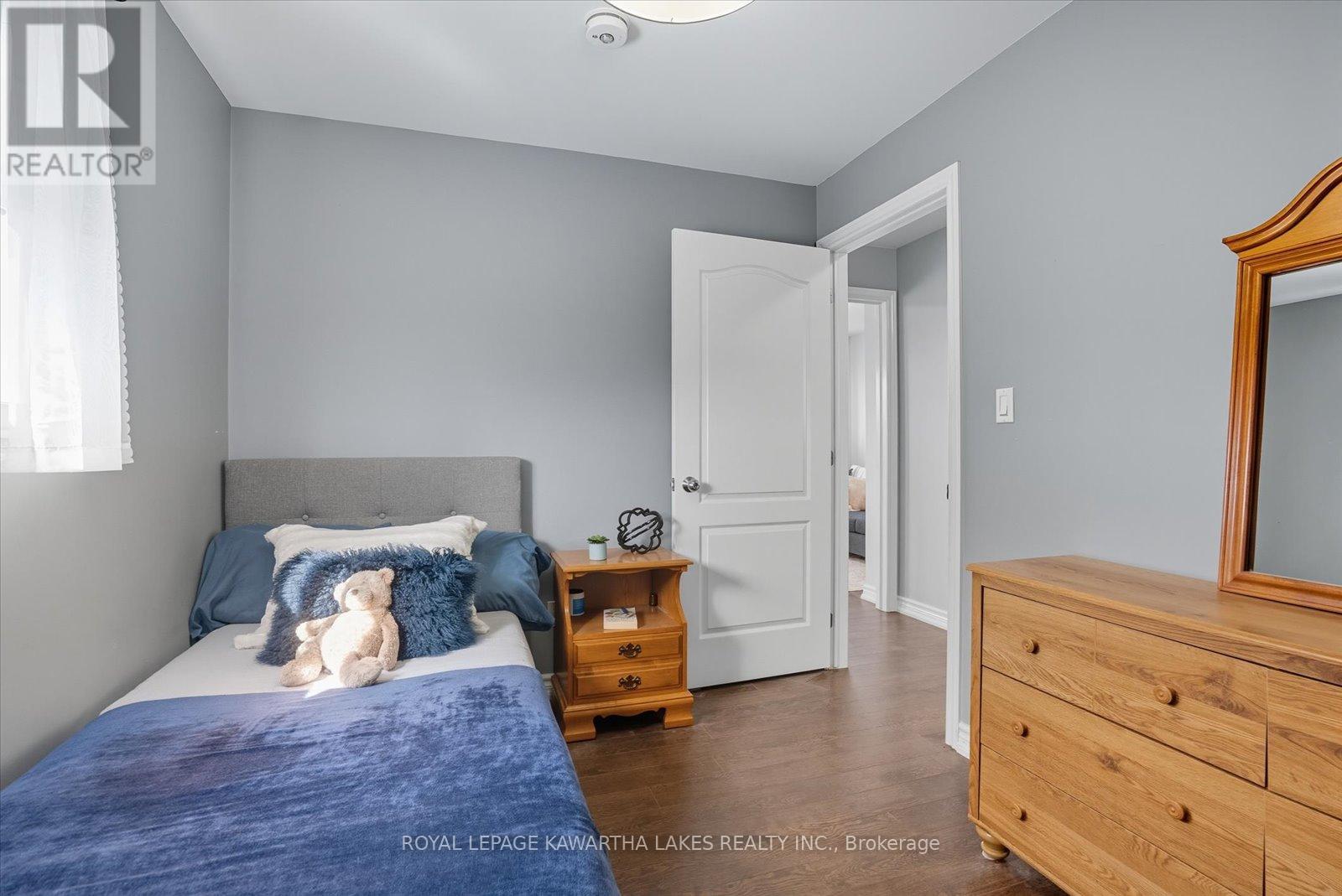 18 Mary Street W, Kawartha Lakes, Ontario  K9V 2N4 - Photo 32 - X12531882