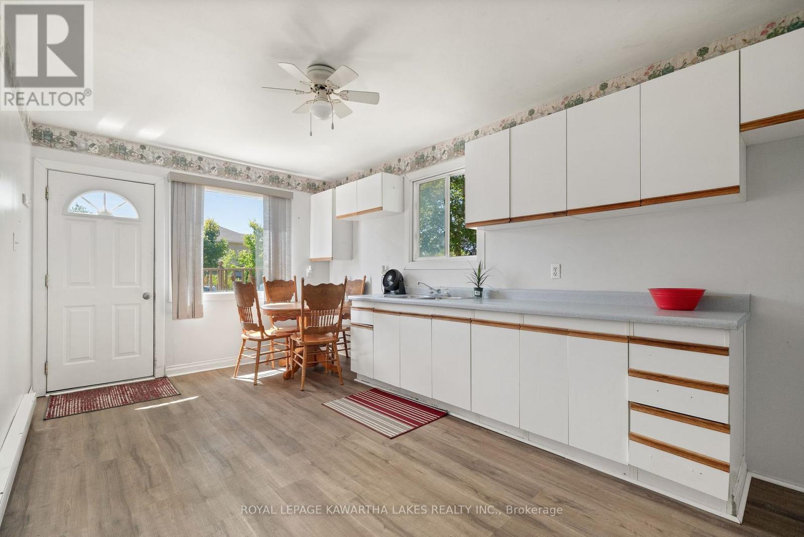 4 Bond Street E, Kawartha Lakes, Ontario  K9V 3P3 - Photo 18 - X12595422