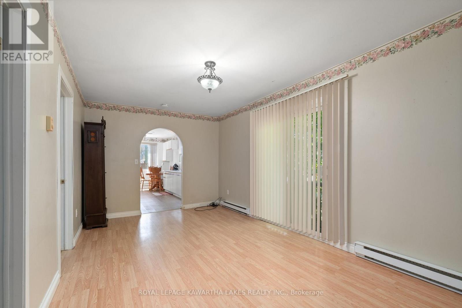 4 Bond Street E, Kawartha Lakes, Ontario  K9V 3P3 - Photo 22 - X12595422