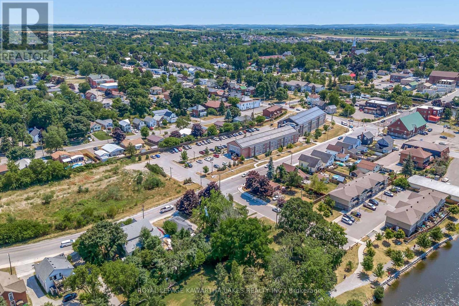 4 Bond Street E, Kawartha Lakes, Ontario  K9V 3P3 - Photo 5 - X12595422