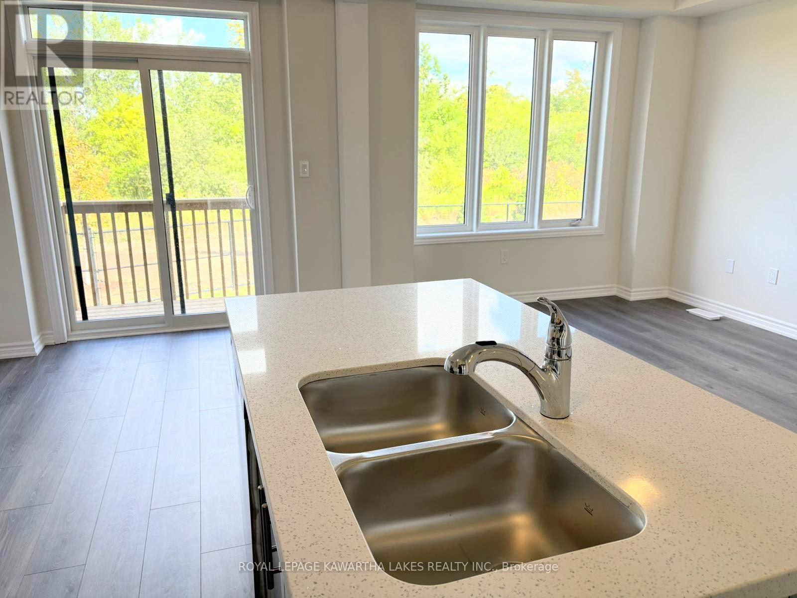 27 Hickey Lane, Kawartha Lakes, Ontario  K9V 0T3 - Photo 11 - X12638062