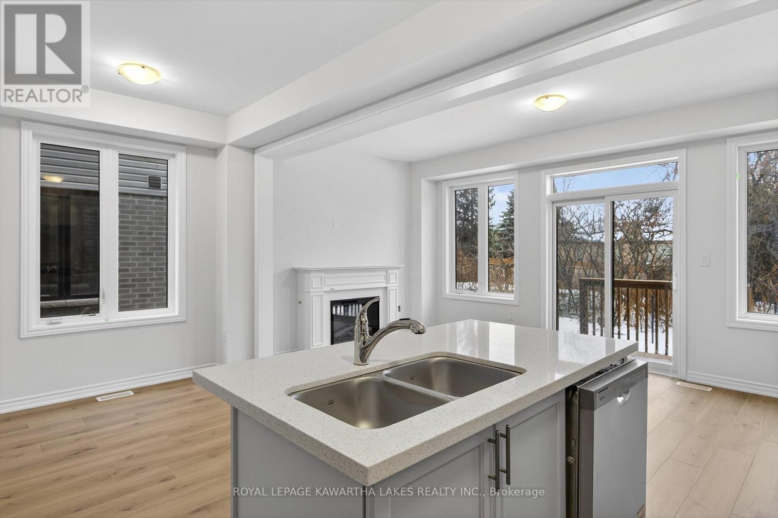 71 Watts Mew, Kawartha Lakes, Ontario  K9V 0T3 - Photo 11 - X12665320