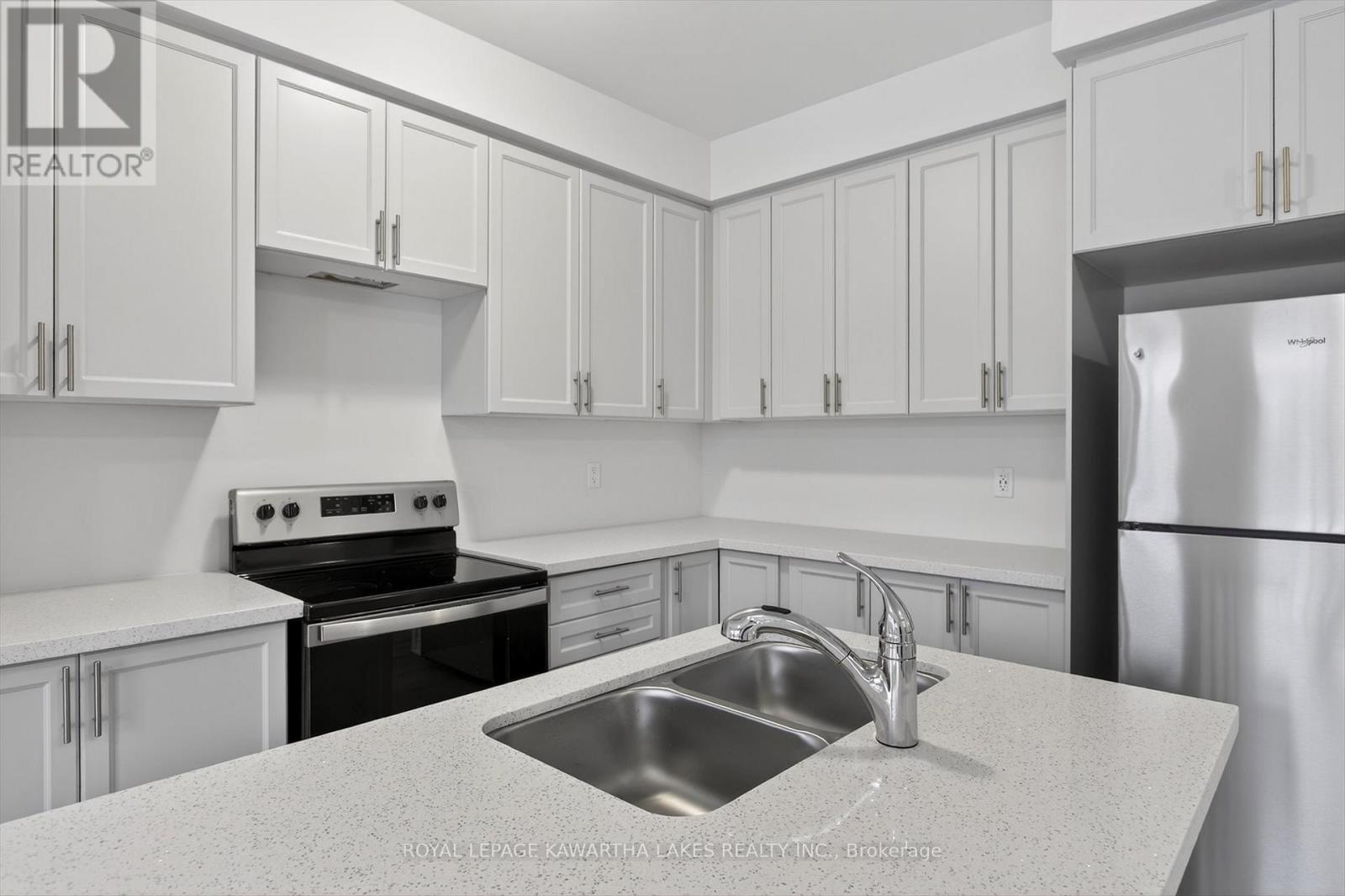 71 Watts Mew, Kawartha Lakes, Ontario  K9V 0T3 - Photo 13 - X12665320