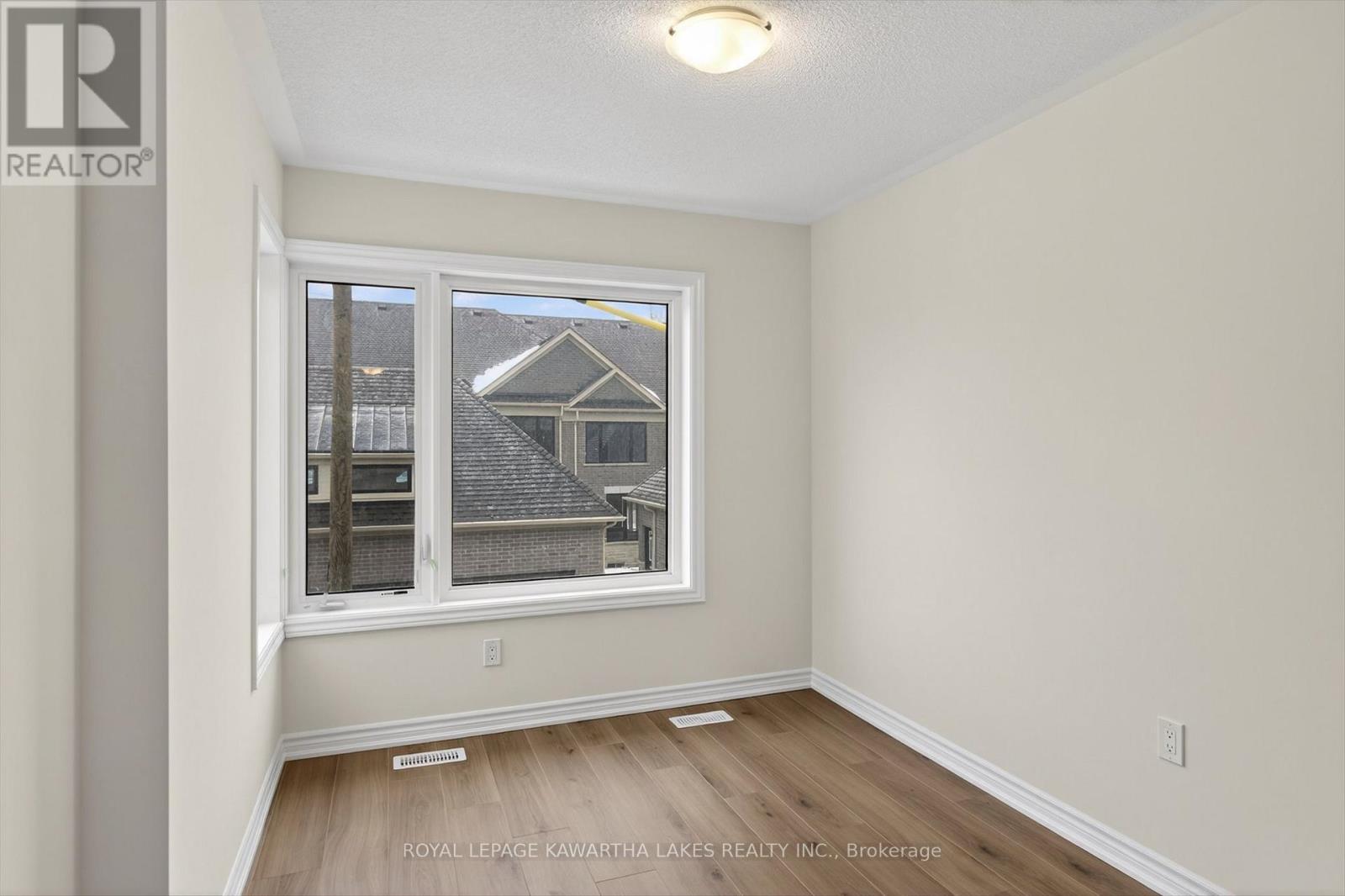 71 Watts Mew, Kawartha Lakes, Ontario  K9V 0T3 - Photo 31 - X12665320