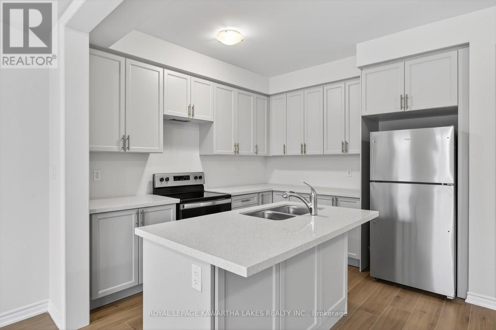 71 Watts Mew, Kawartha Lakes, Ontario  K9V 0T3 - Photo 9 - X12665320