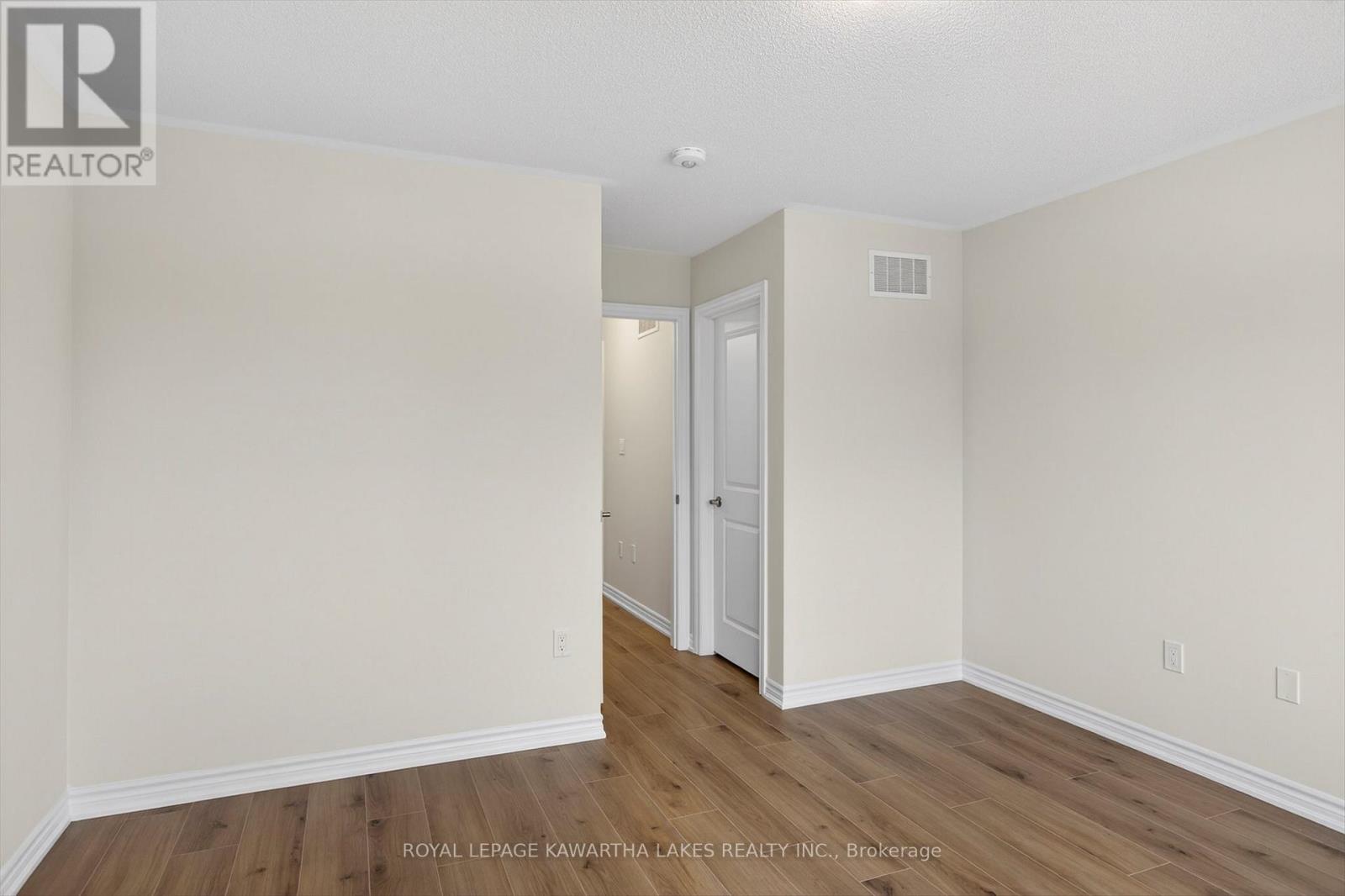 77 Watts Mew, Kawartha Lakes, Ontario  K9V 0T3 - Photo 27 - X12665344