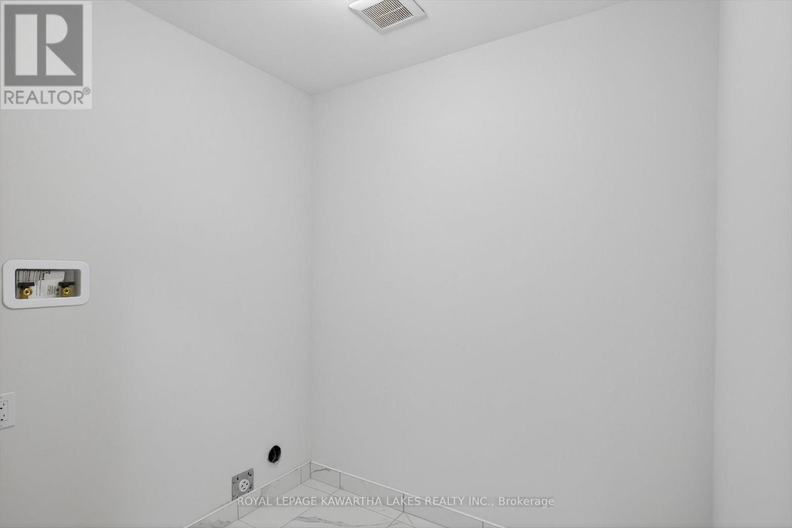 77 Watts Mew, Kawartha Lakes, Ontario  K9V 0T3 - Photo 35 - X12665344