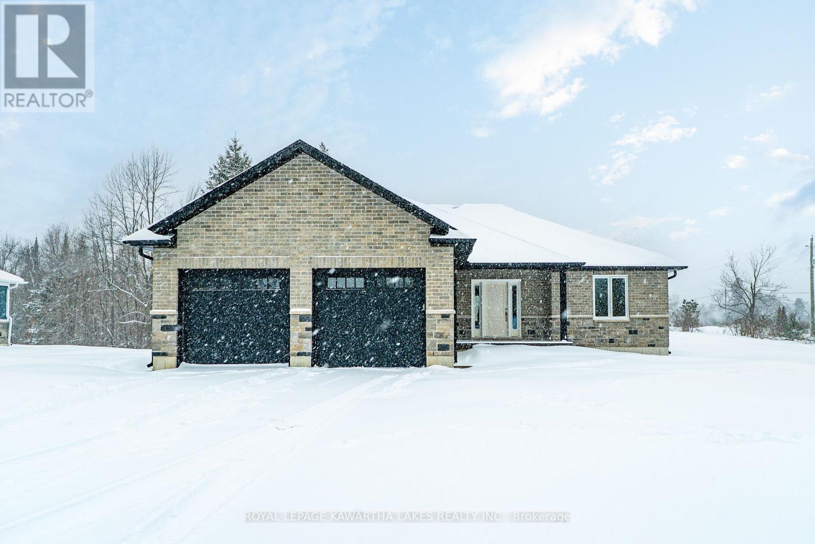 6 Patrick Street, Kawartha Lakes, Ontario  K0M 2B0 - Photo 1 - X12716208