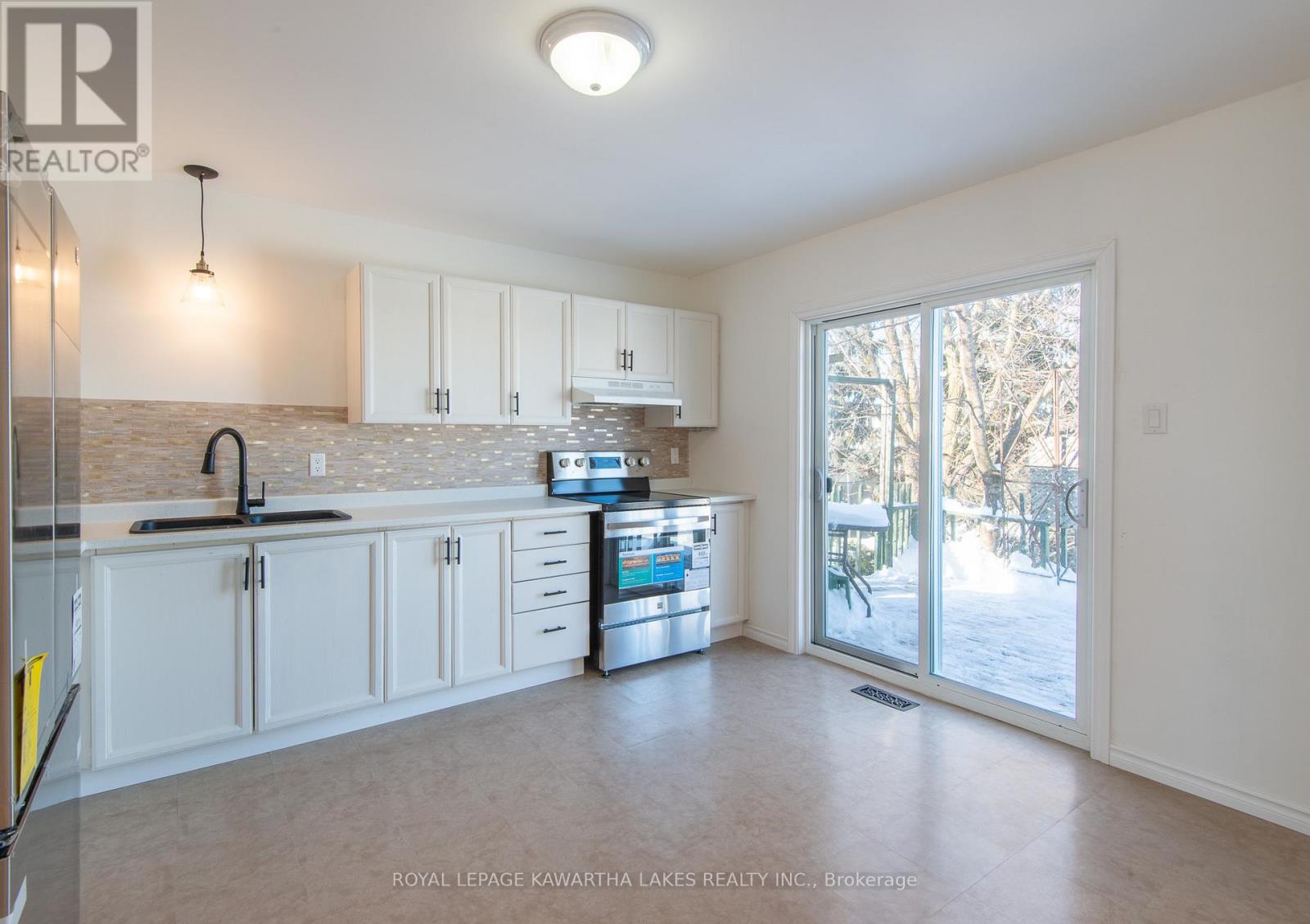 78 Eglington Street E, Kawartha Lakes, Ontario  K9V 3Z5 - Photo 6 - X12752926