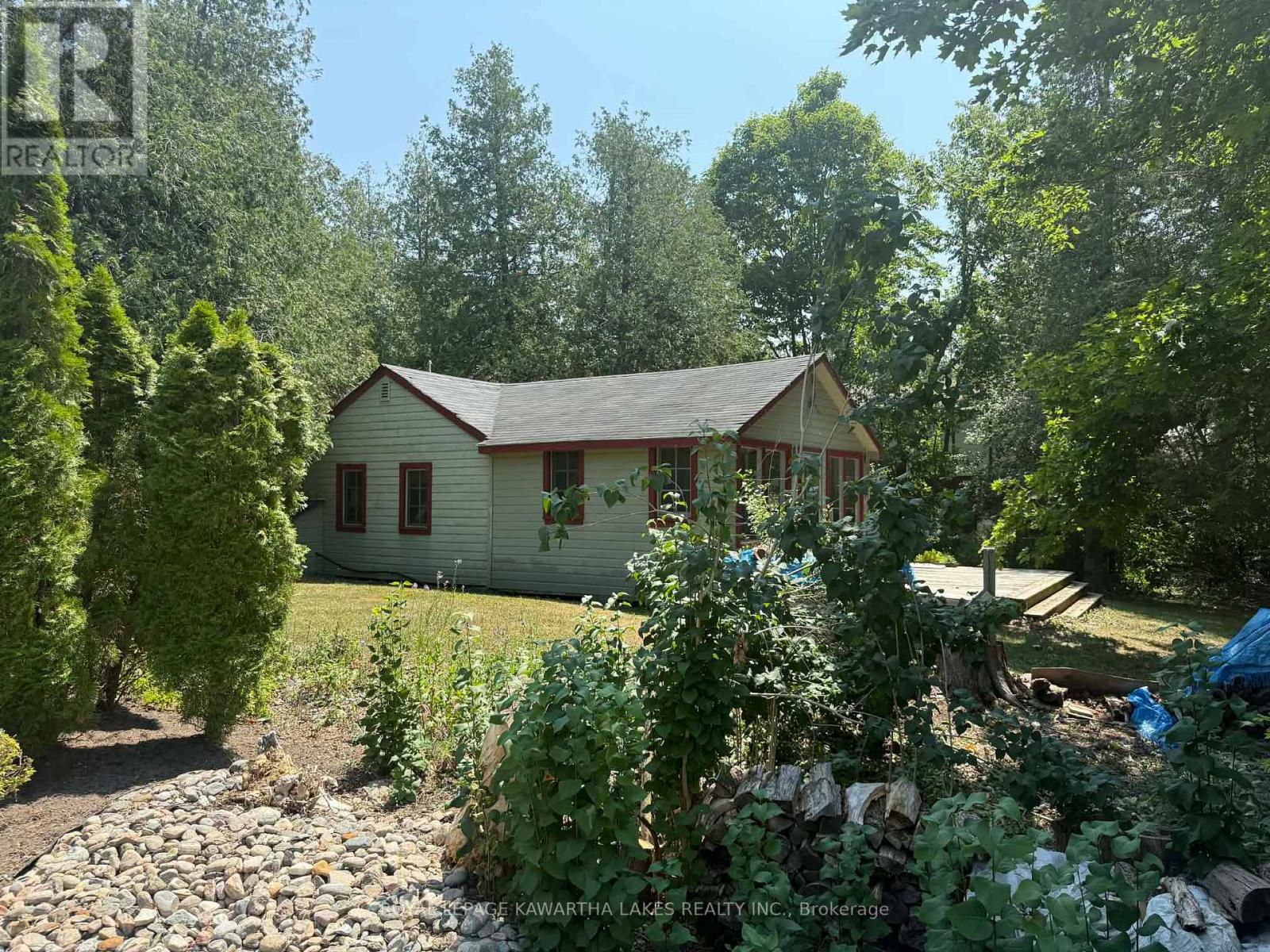 8 Sturgeon Glen Road, Kawartha Lakes, Ontario  K0M 1N0 - Photo 1 - X12870970