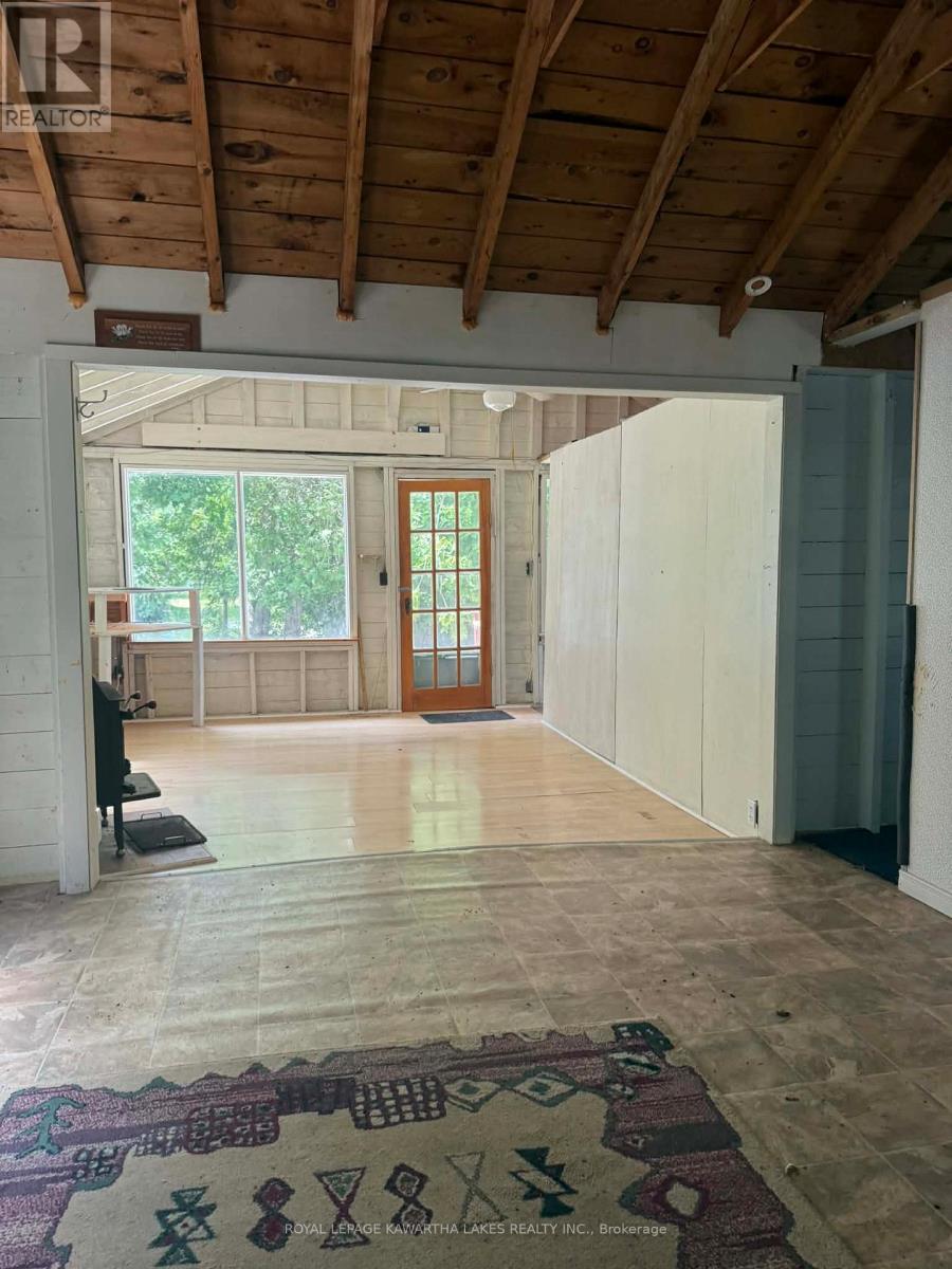 8 Sturgeon Glen Road, Kawartha Lakes, Ontario  K0M 1N0 - Photo 3 - X12870970