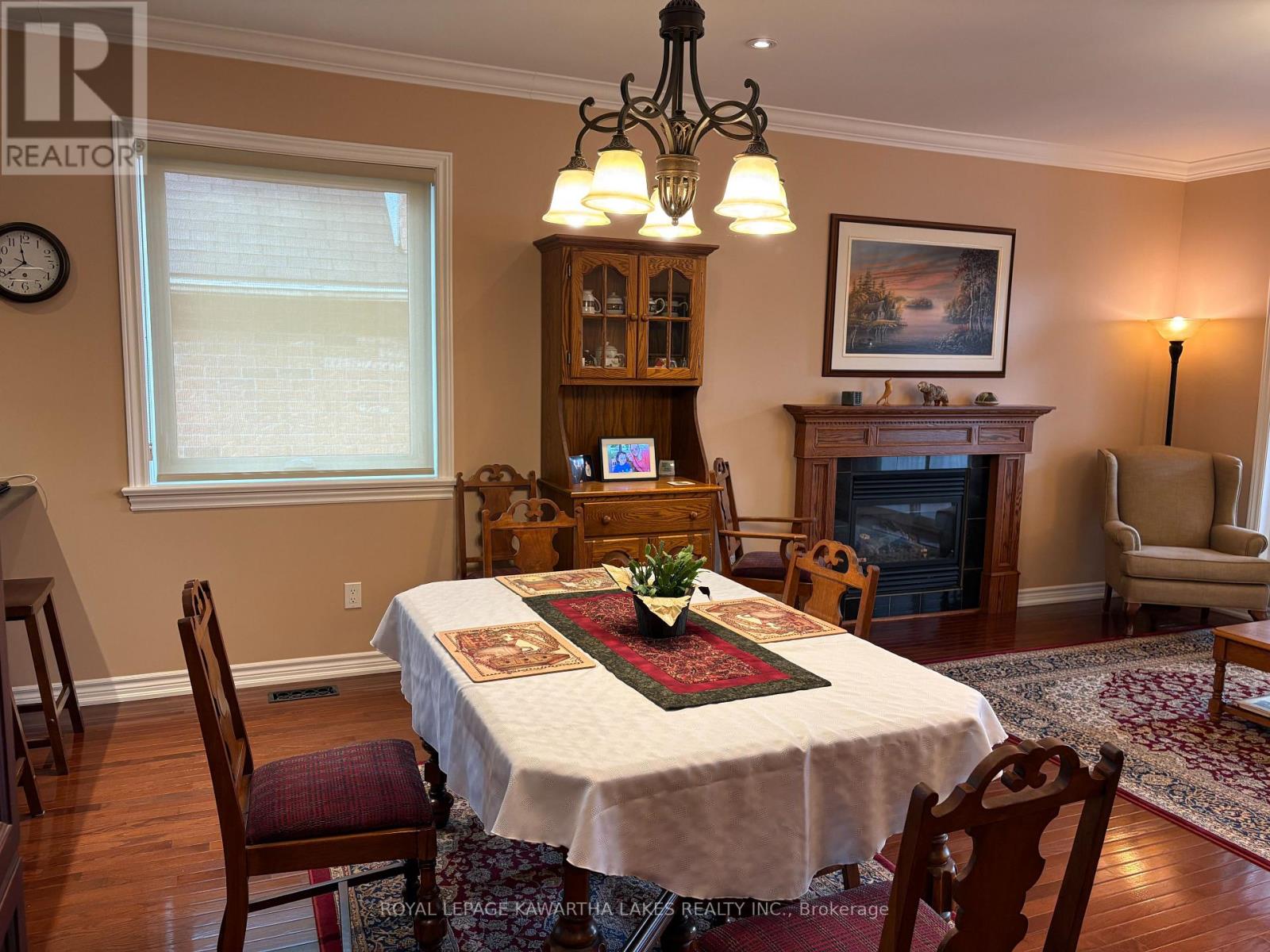 8 Ellis Crescent, Kawartha Lakes, Ontario  K9V 0A4 - Photo 15 - X12889426