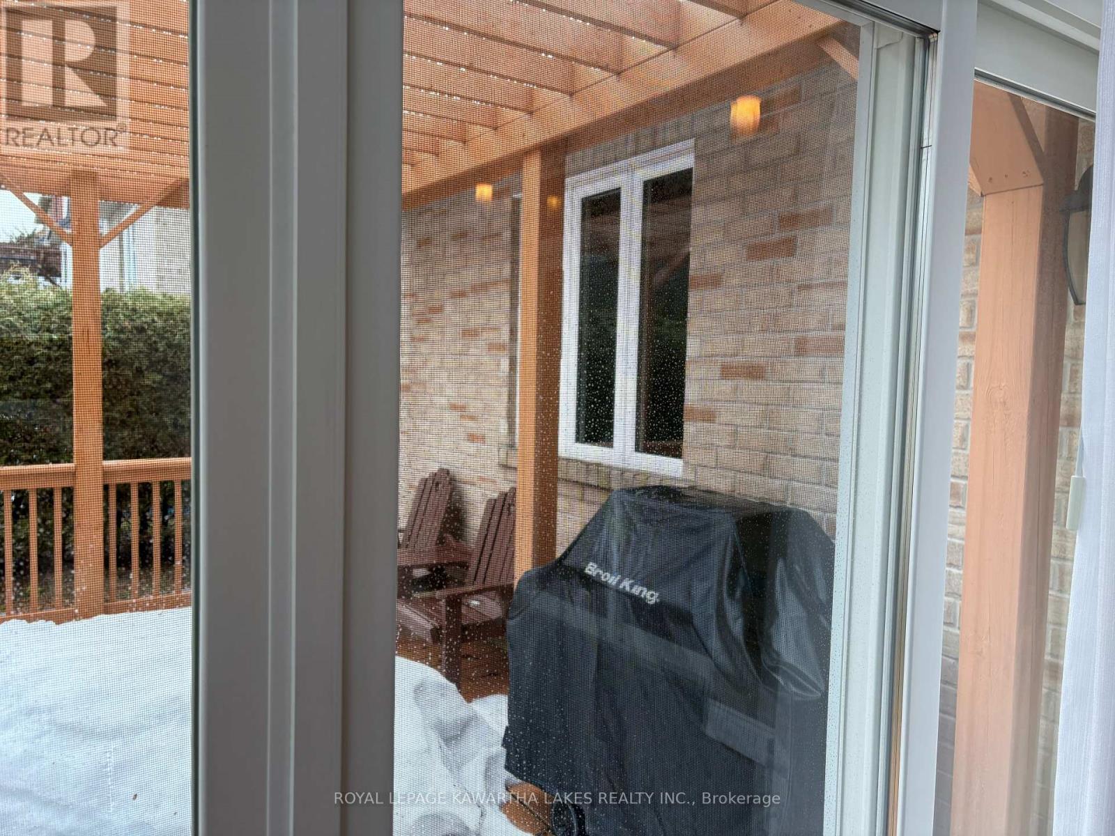 8 Ellis Crescent, Kawartha Lakes, Ontario  K9V 0A4 - Photo 23 - X12889426