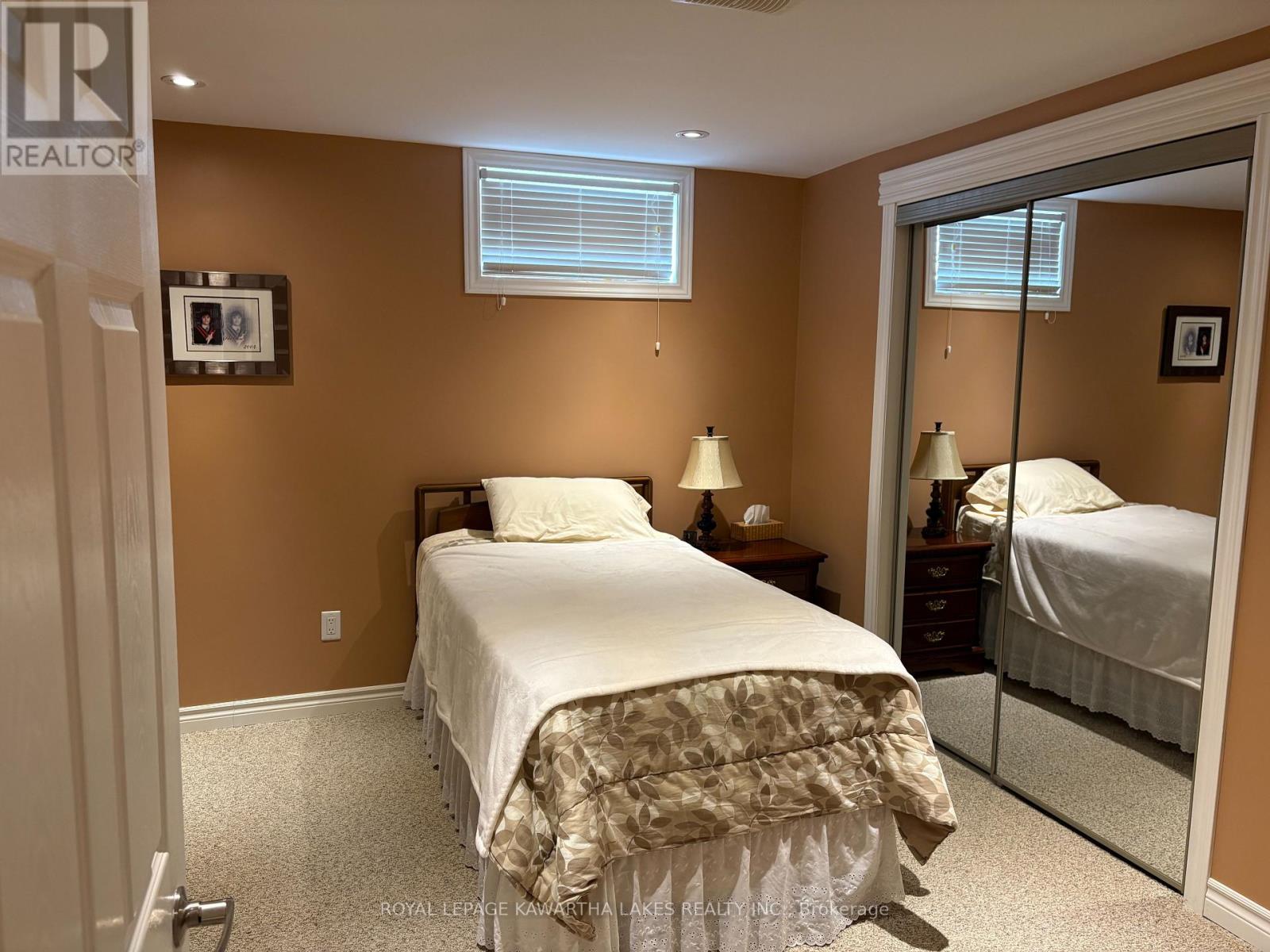 8 Ellis Crescent, Kawartha Lakes, Ontario  K9V 0A4 - Photo 35 - X12889426