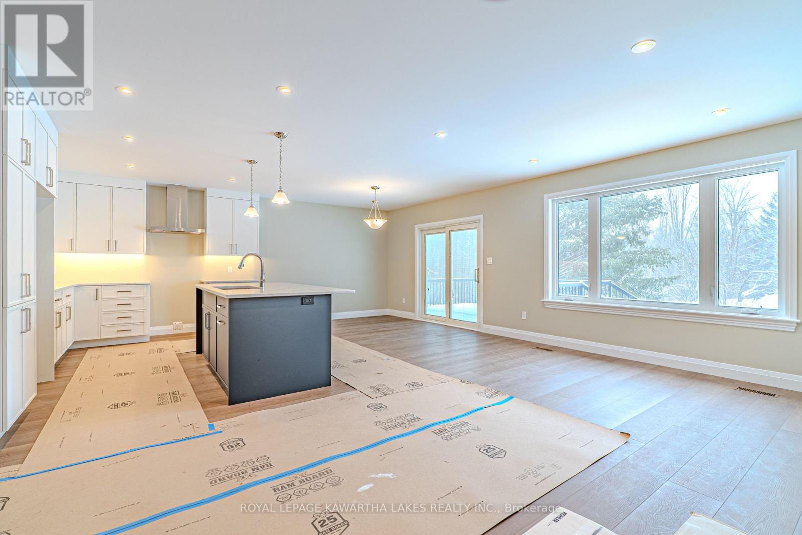 6 Patrick Street, Kawartha Lakes, Ontario  K0M 2B0 - Photo 10 - X12908556