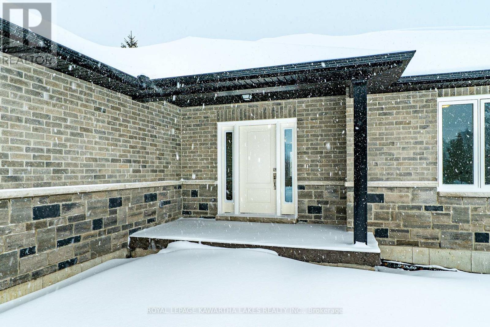 6 Patrick Street, Kawartha Lakes, Ontario  K0M 2B0 - Photo 6 - X12908556