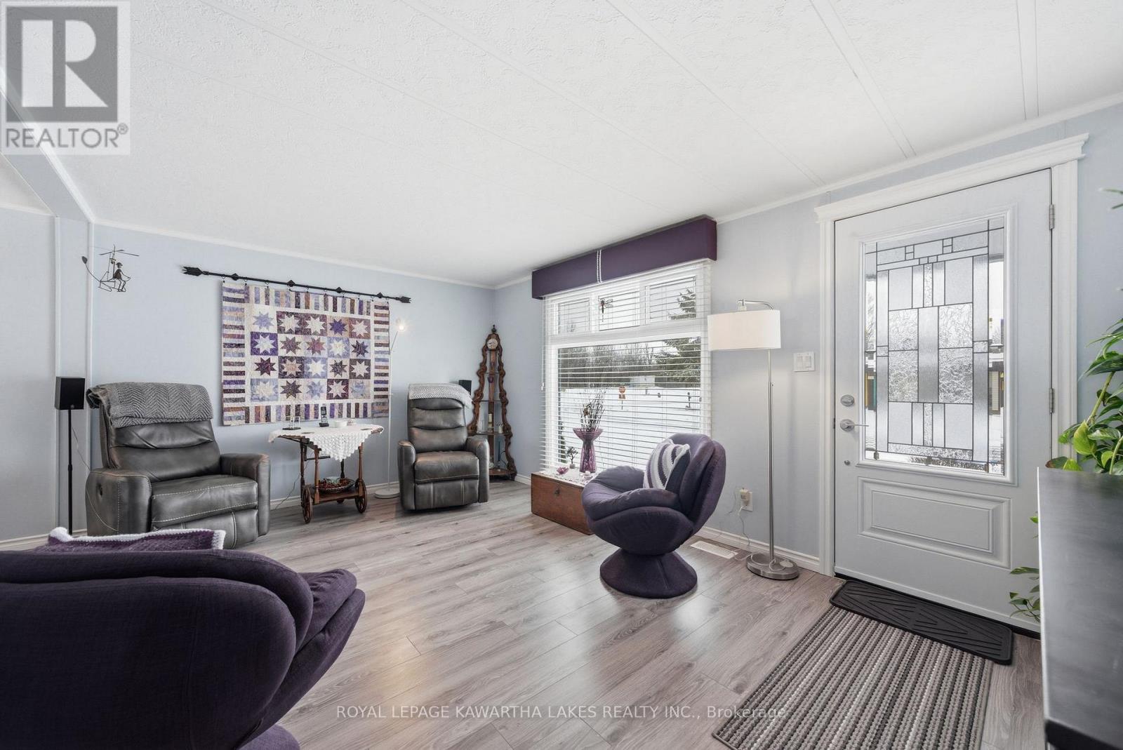 21 Cedar Street, Kawartha Lakes, Ontario  K9V 4R1 - Photo 5 - X12910058