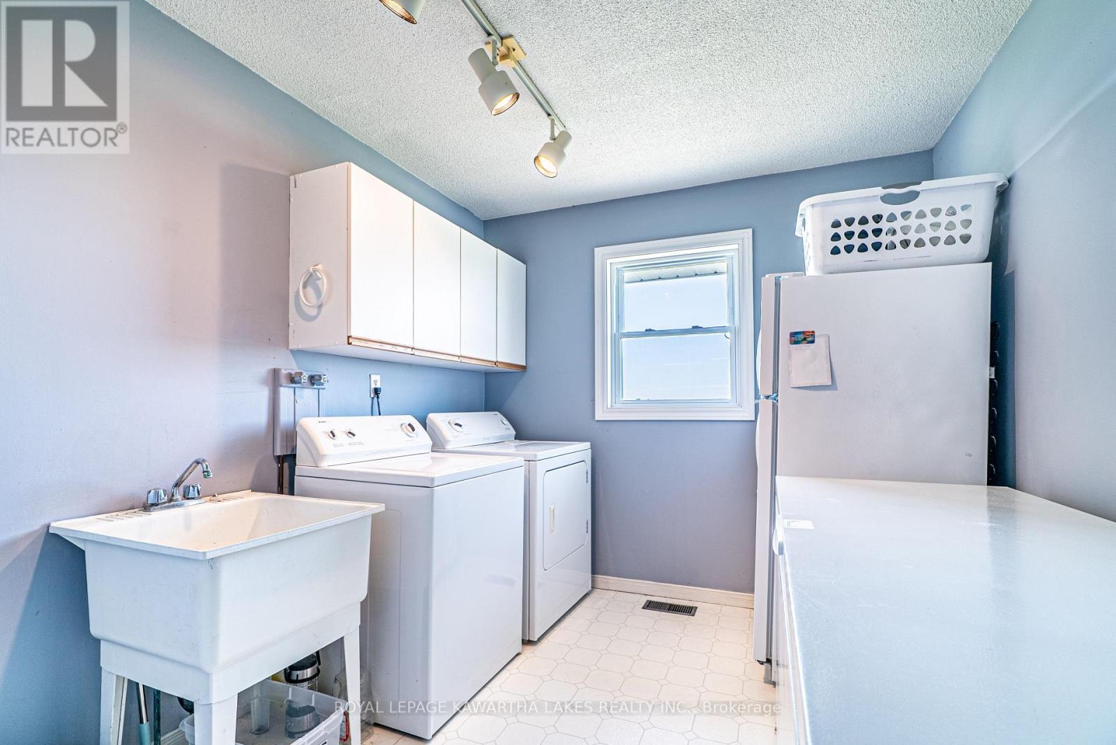 120 Mark Road, Kawartha Lakes, Ontario  K0M 2G0 - Photo 18 - X12924528