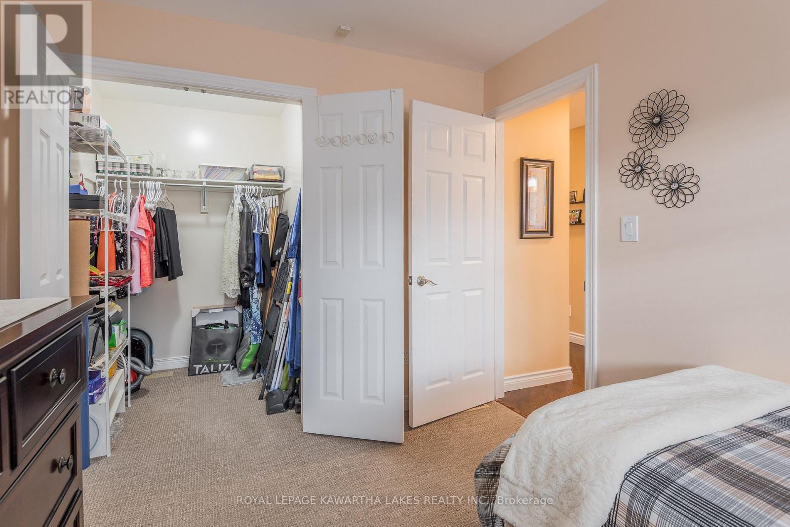 29 Midland Drive, Kawartha Lakes, Ontario  K9V 6B9 - Photo 25 - X12931634