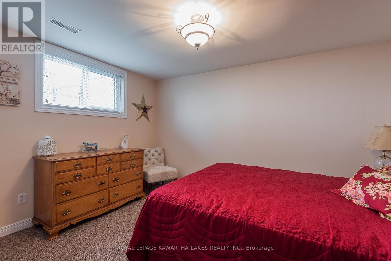 29 Midland Drive, Kawartha Lakes, Ontario  K9V 6B9 - Photo 32 - X12931634