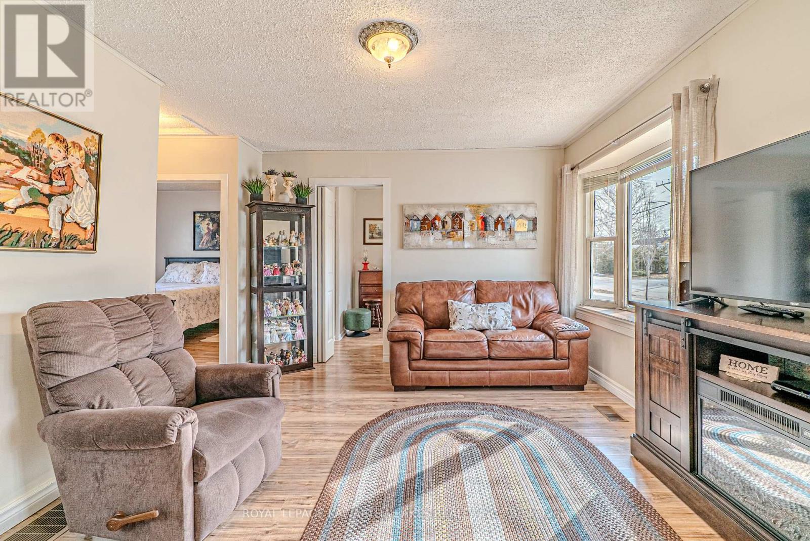 56 Glenelg Street E, Kawartha Lakes, Ontario  K9V 1Z3 - Photo 7 - X12939022