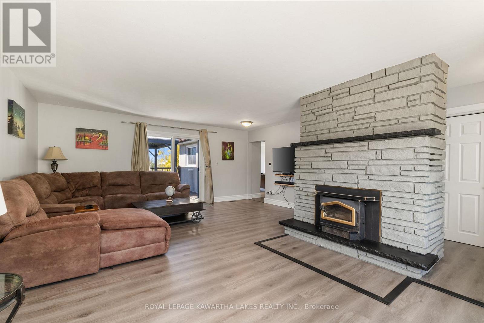 9 Buckhorn Road, Kawartha Lakes, Ontario  K9V 4R6 - Photo 5 - X12965088