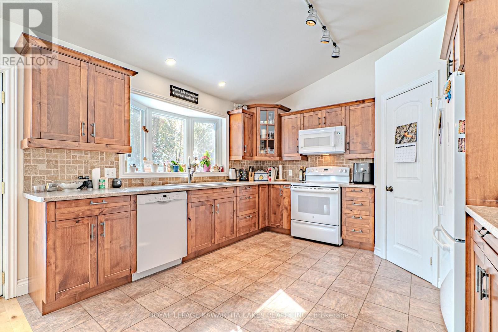 914 County Rd 49, Trent Lakes, Ontario  K0M 1A0 - Photo 15 - X12971700