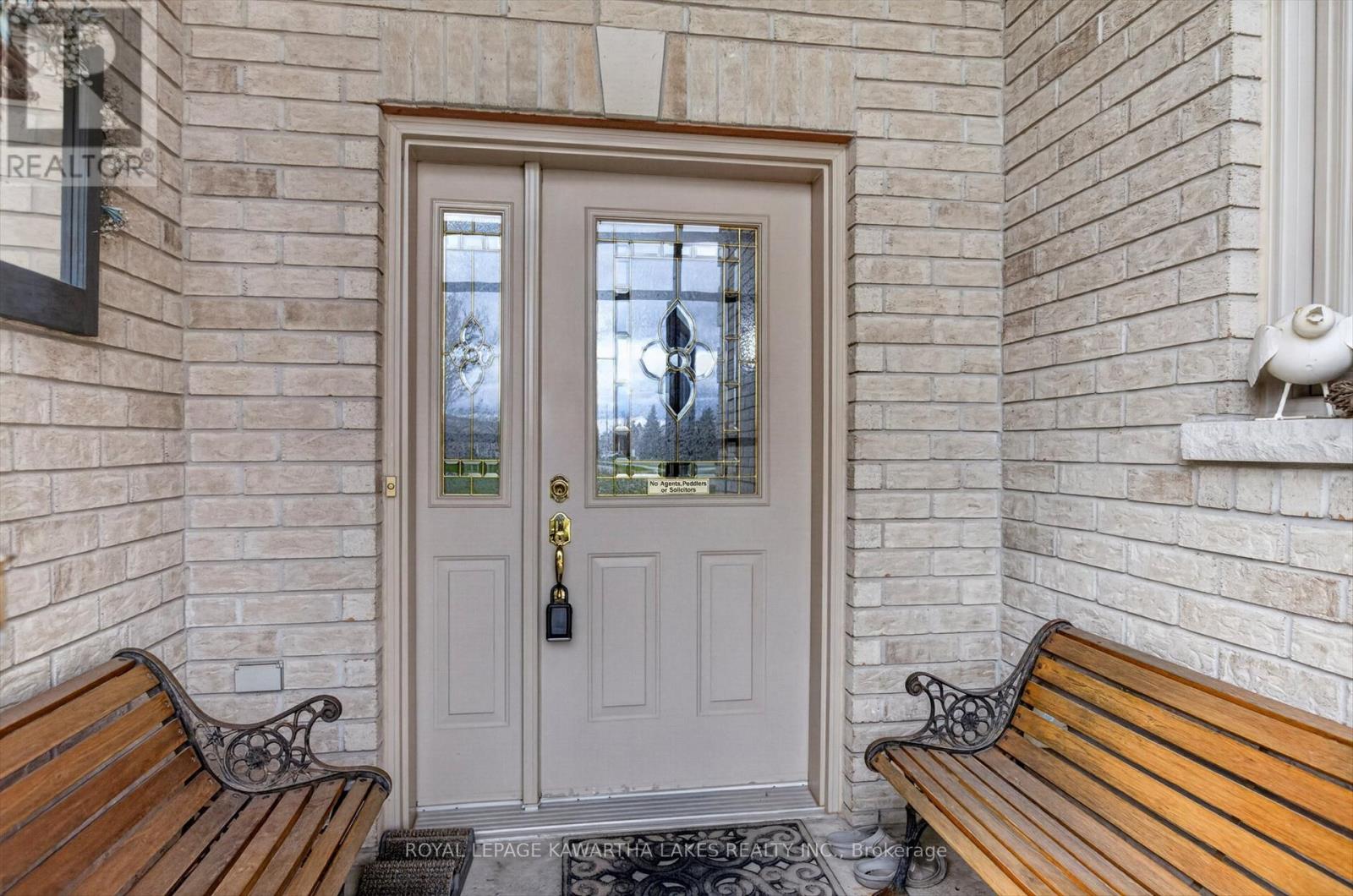 376 Wallace Drive, Kawartha Lakes, Ontario  K9V 6K7 - Photo 4 - X13077012