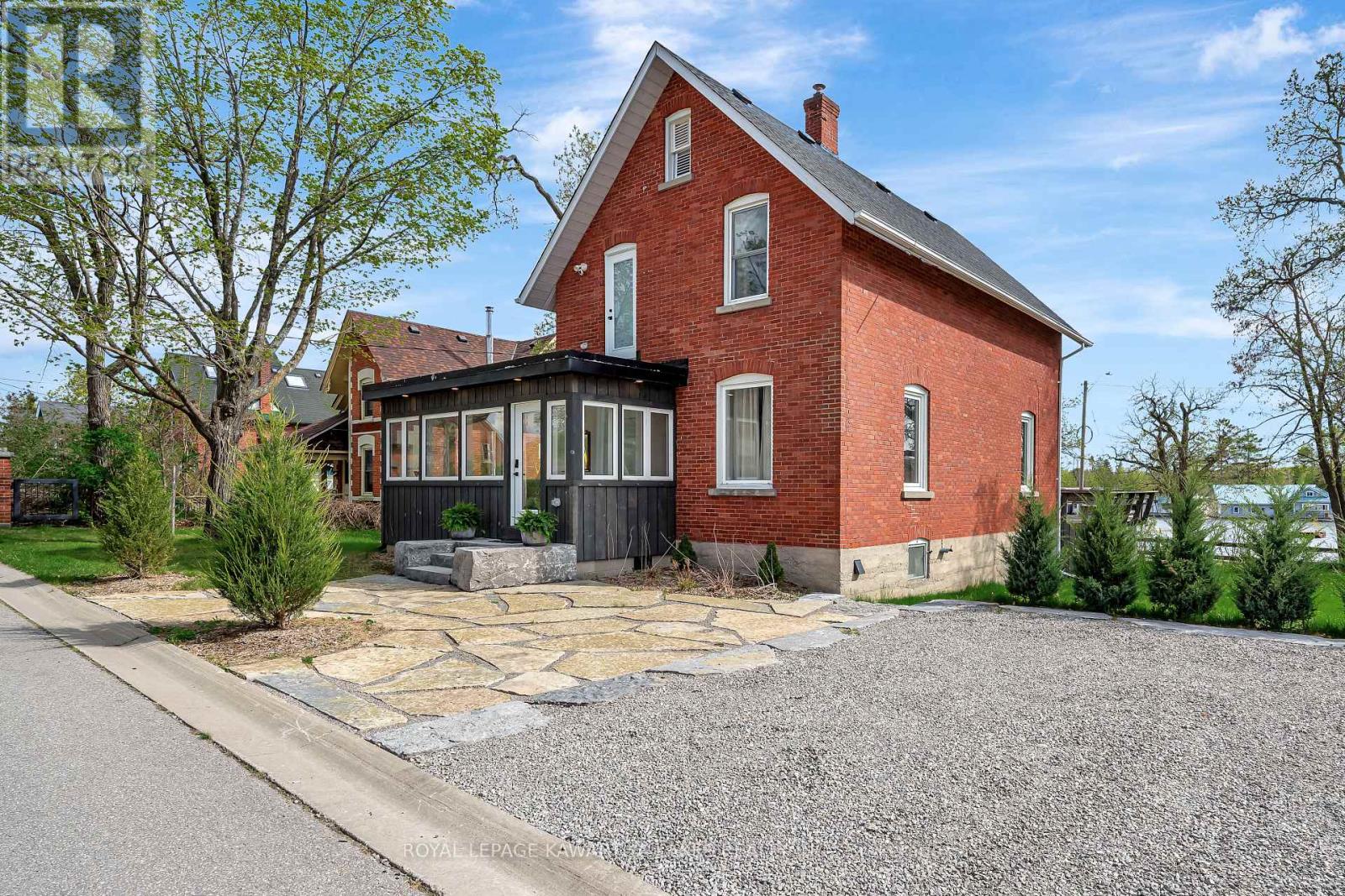 45 Oak Street, Kawartha Lakes, Ontario  K0M 1N0 - Photo 1 - X13132332