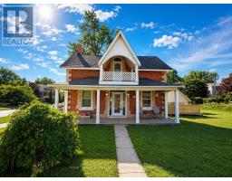 135 COLBORNE STREET, Kawartha Lakes, Ontario