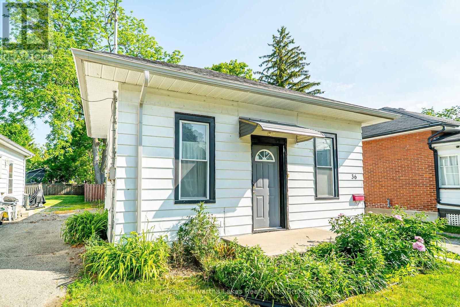 36 Melbourne Street W, Kawartha Lakes, Ontario  K9V 2S8 - Photo 1 - X13425676