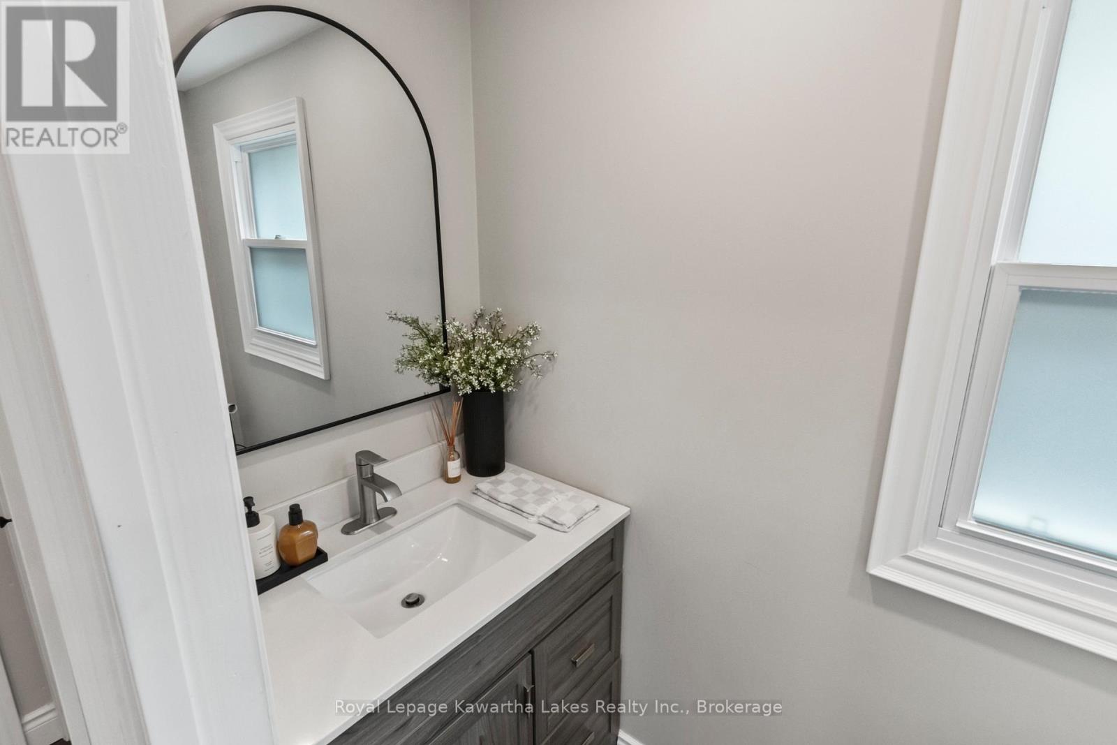 32 Simcoe Street, Kawartha Lakes, Ontario  K9V 2G4 - Photo 20 - X13465172