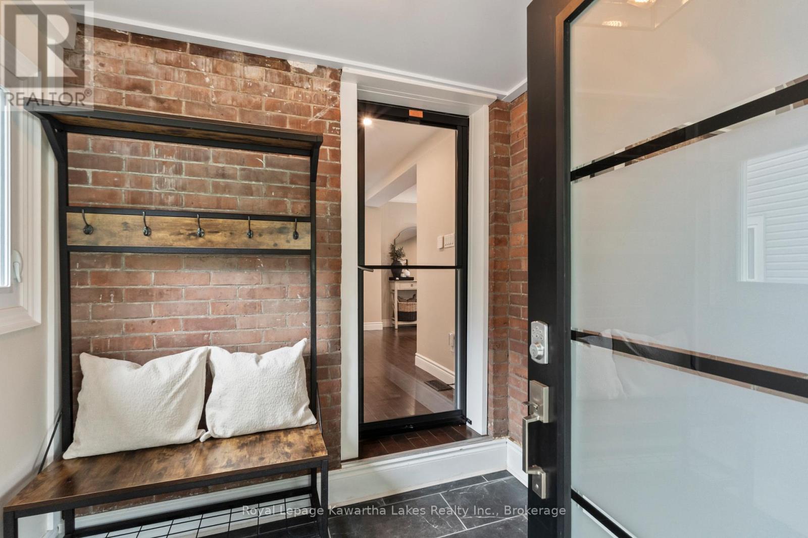 32 Simcoe Street, Kawartha Lakes, Ontario  K9V 2G4 - Photo 6 - X13465172