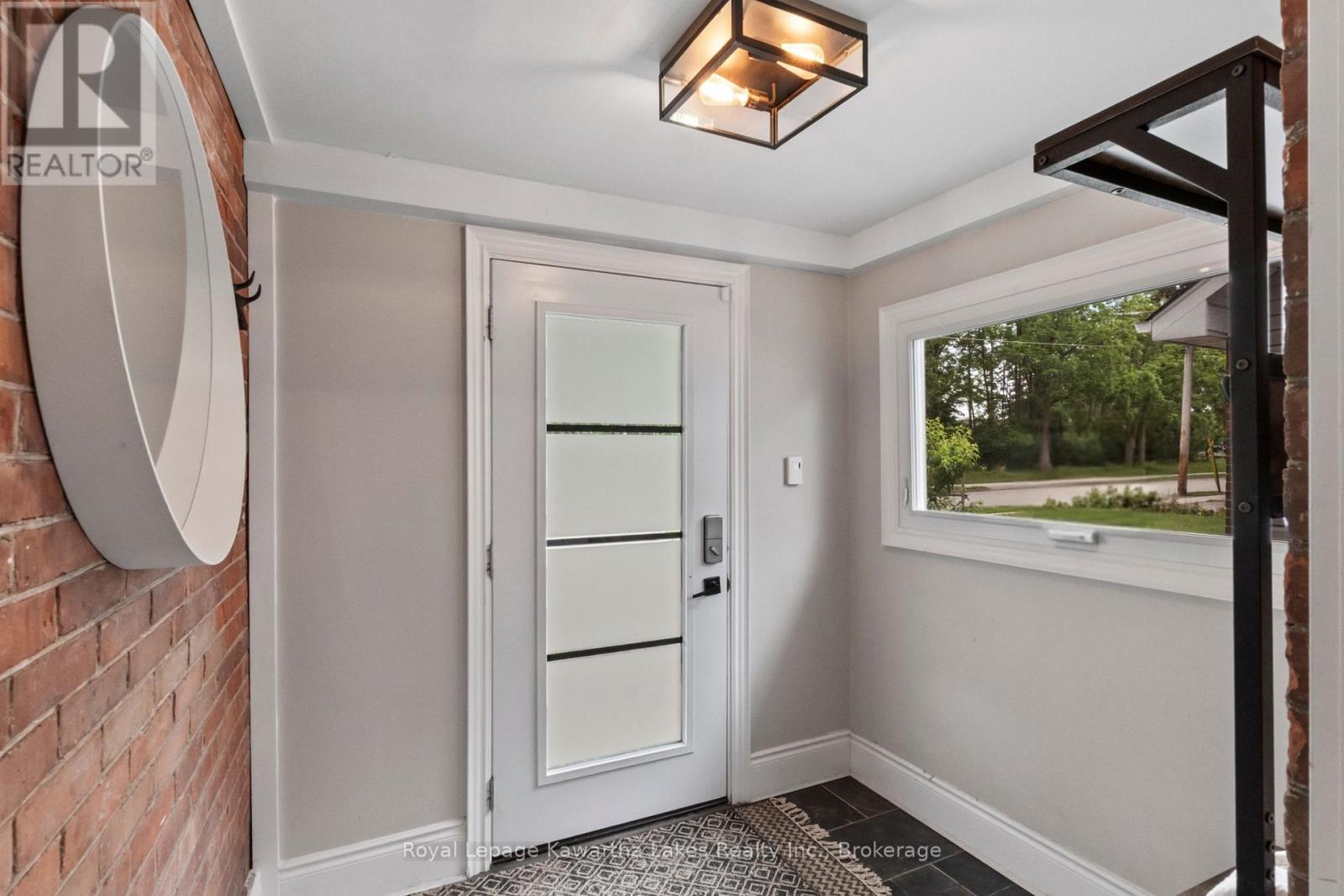 32 Simcoe Street, Kawartha Lakes, Ontario  K9V 2G4 - Photo 7 - X13465172