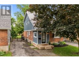 32 SIMCOE STREET, Kawartha Lakes, Ontario