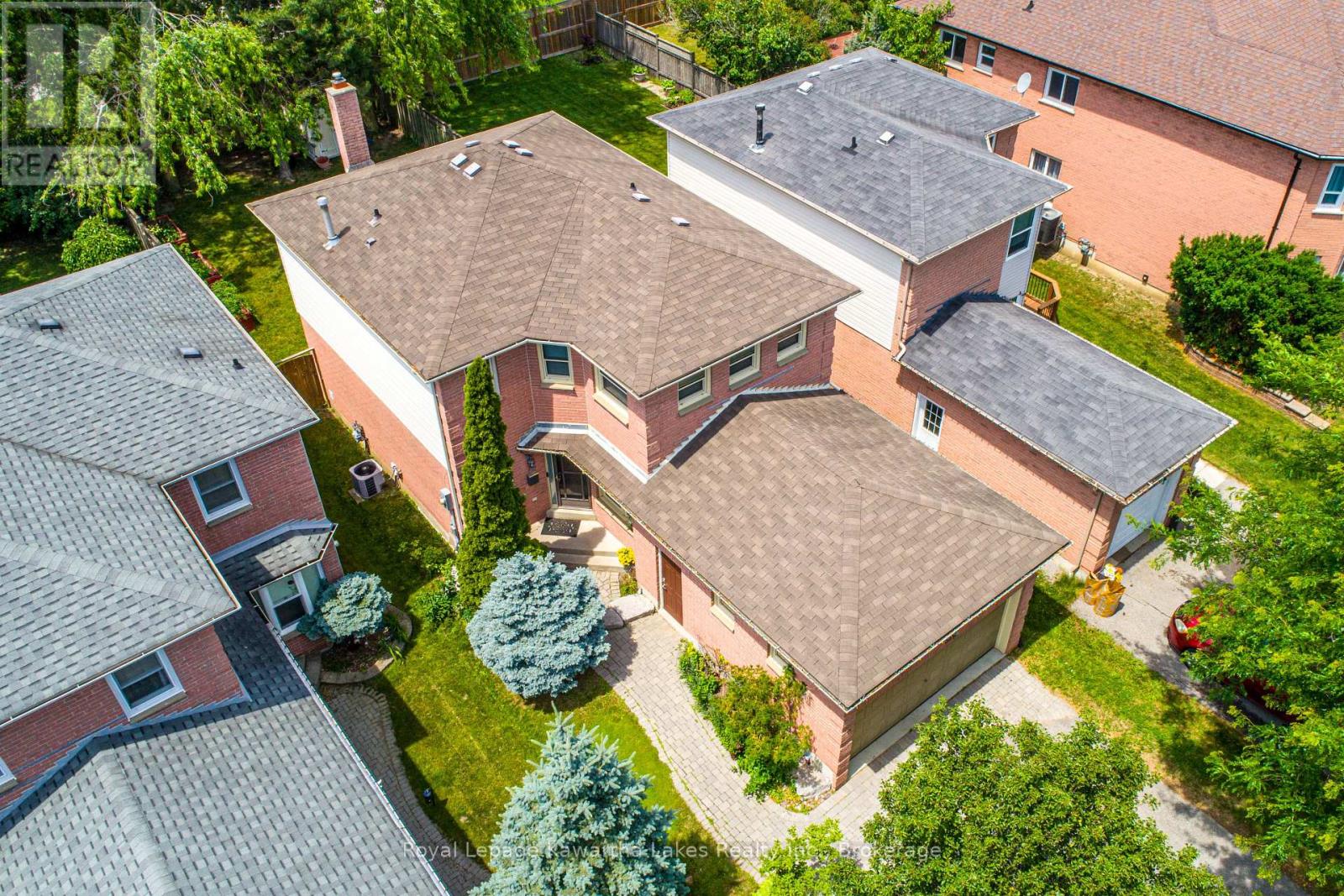 38 Lipton Crescent, Whitby, Ontario  L1R 1W7 - Photo 5 - E13513422