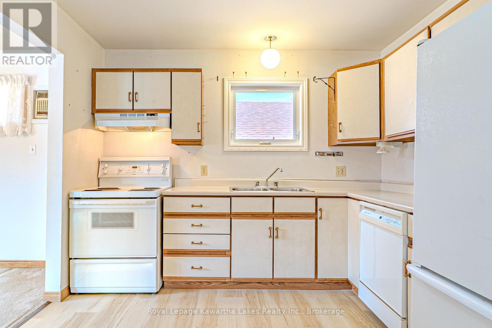 182 Colborne Street W, Kawartha Lakes, Ontario  K9V 6A1 - Photo 14 - X13589448