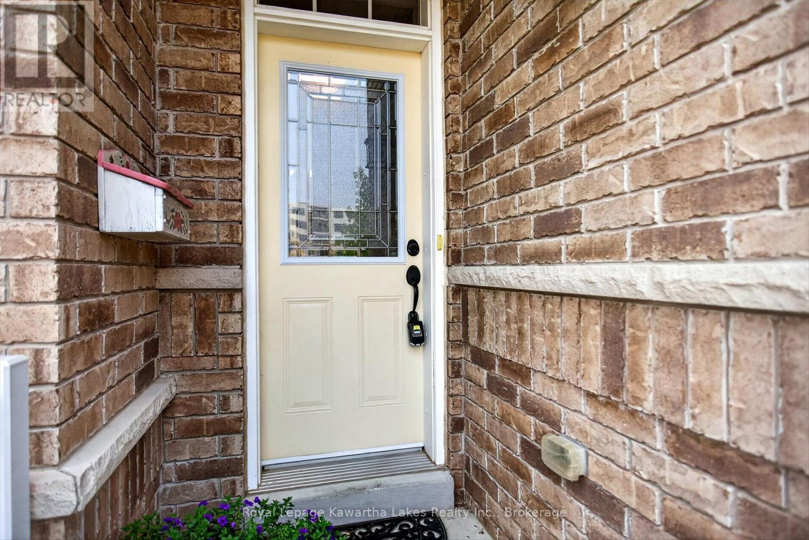 42 Deacon Crescent, Kawartha Lakes, Ontario  K9V 5Y2 - Photo 4 - X13591732