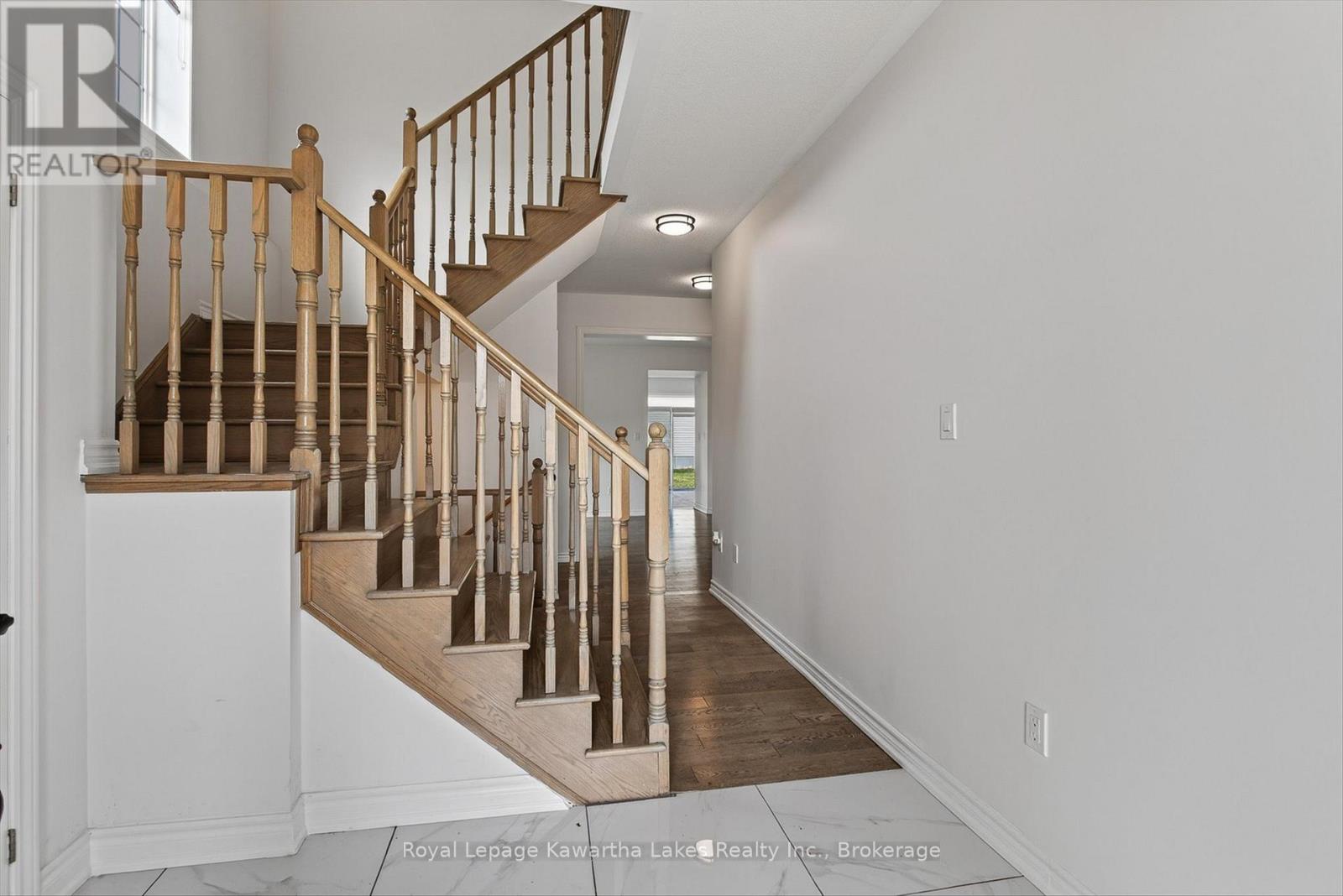 19 Hennessey Crescent, Kawartha Lakes, Ontario  K9V 0P2 - Photo 4 - X13660766
