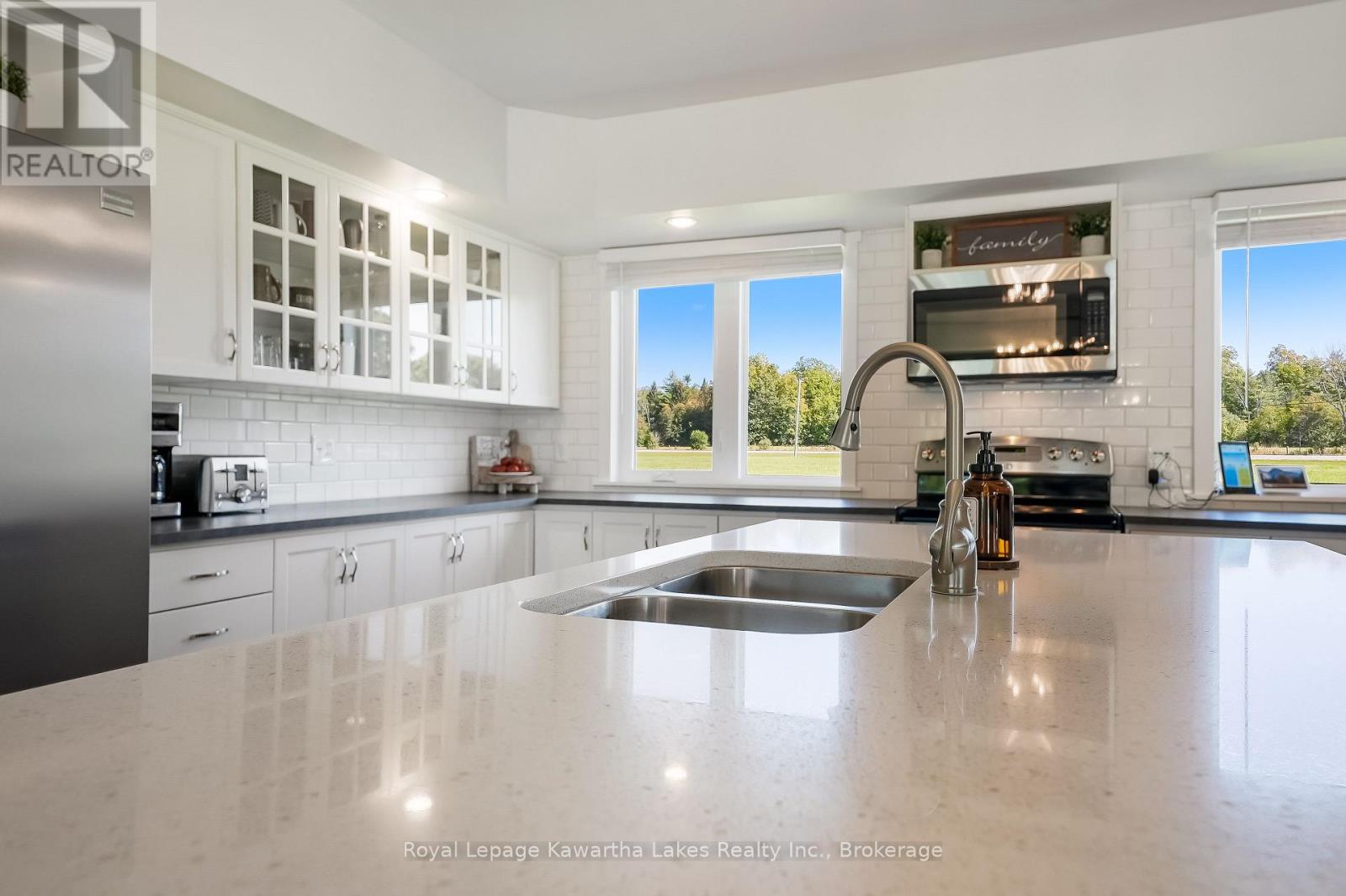 2433 County Rd 121 Road, Kawartha Lakes, Ontario  K0M 1C0 - Photo 17 - X13781474